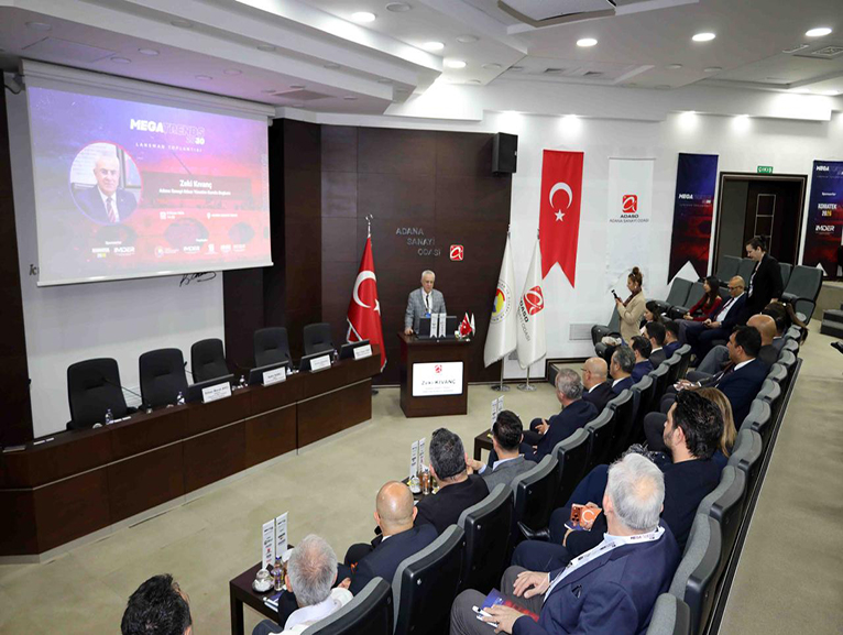 �� MAK�NELER�, �N�AAT VE ALTYAPI SEKT�RLER�N�N GELECE�� ADANA�DA ��Z�LD�